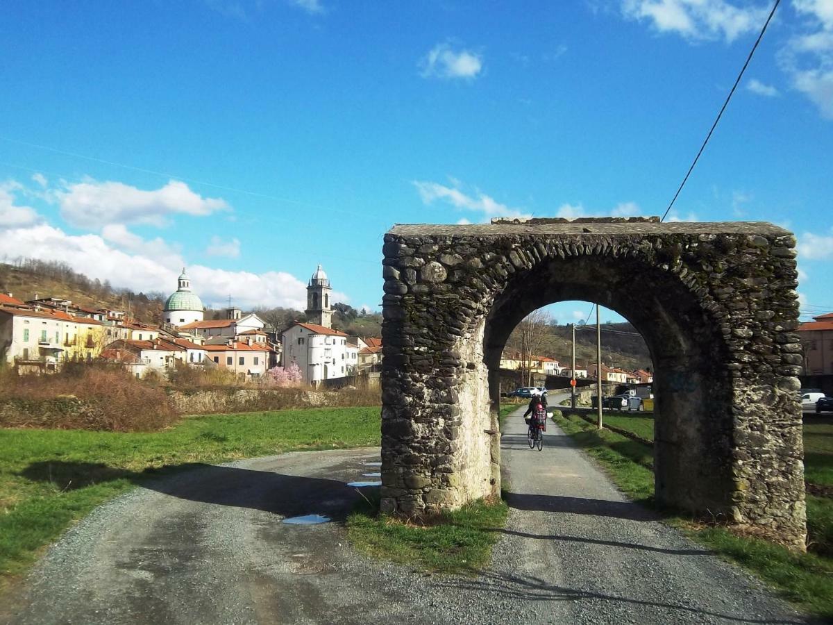 Ai Chiosi Affittacamere Pontremoli Eksteriør bilde